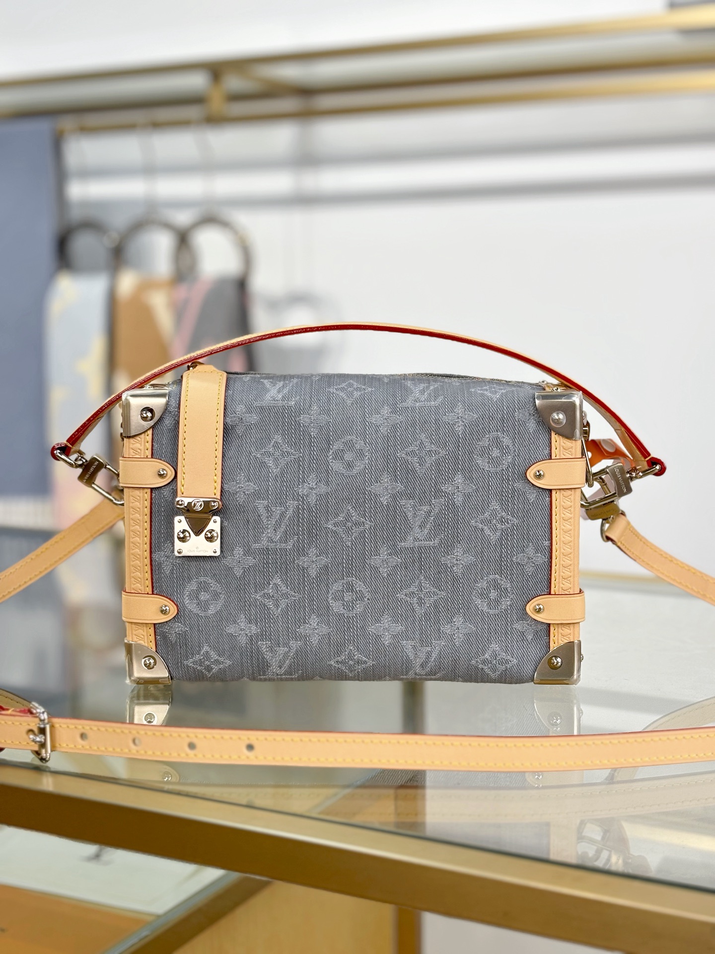 【特级MB163c芯片版原厂皮】
SIDE TRUNK 中号手袋
型号：M13285牛仔灰色
材料：A级