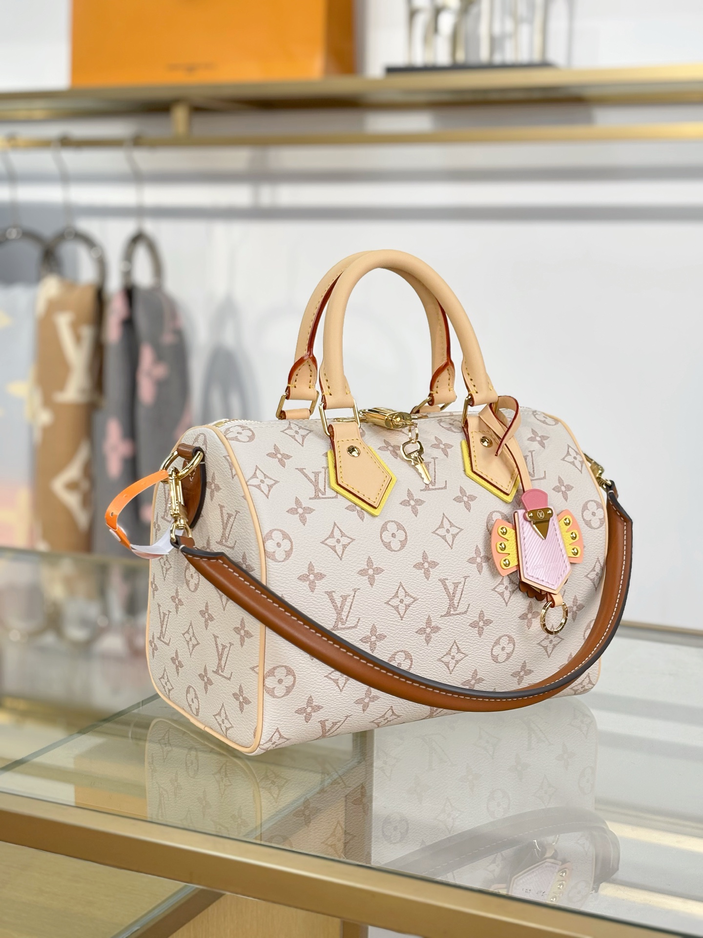 【特级MB动态163c芯片版原厂皮】 SPEEDY BANDOULIÈRE 25 手袋 型号：M2A038白花 材料：A