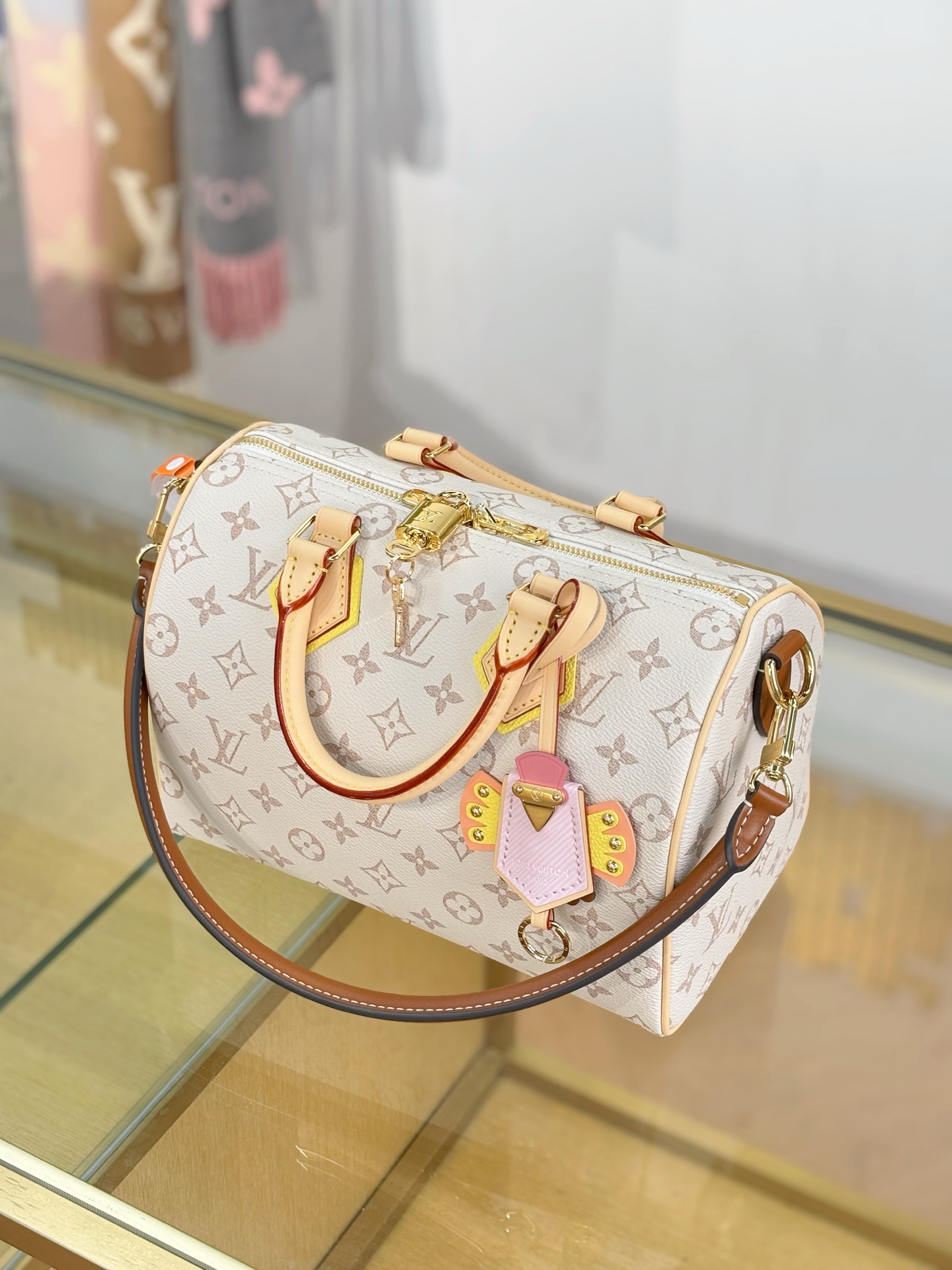 【特级MB动态163c芯片版原厂皮】 SPEEDY BANDOULIÈRE 25 手袋 型号：M2A038白花 材料：A