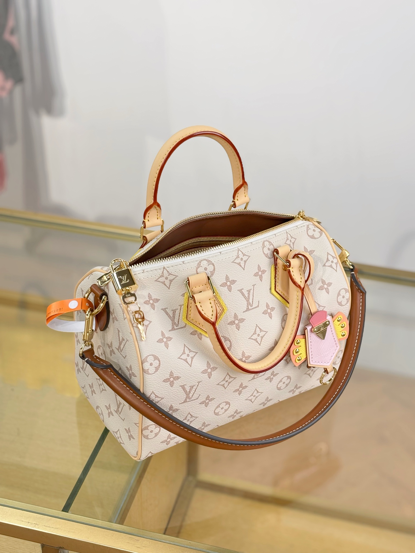 【特级MB动态163c芯片版原厂皮】 SPEEDY BANDOULIÈRE 25 手袋 型号：M2A038白花 材料：A