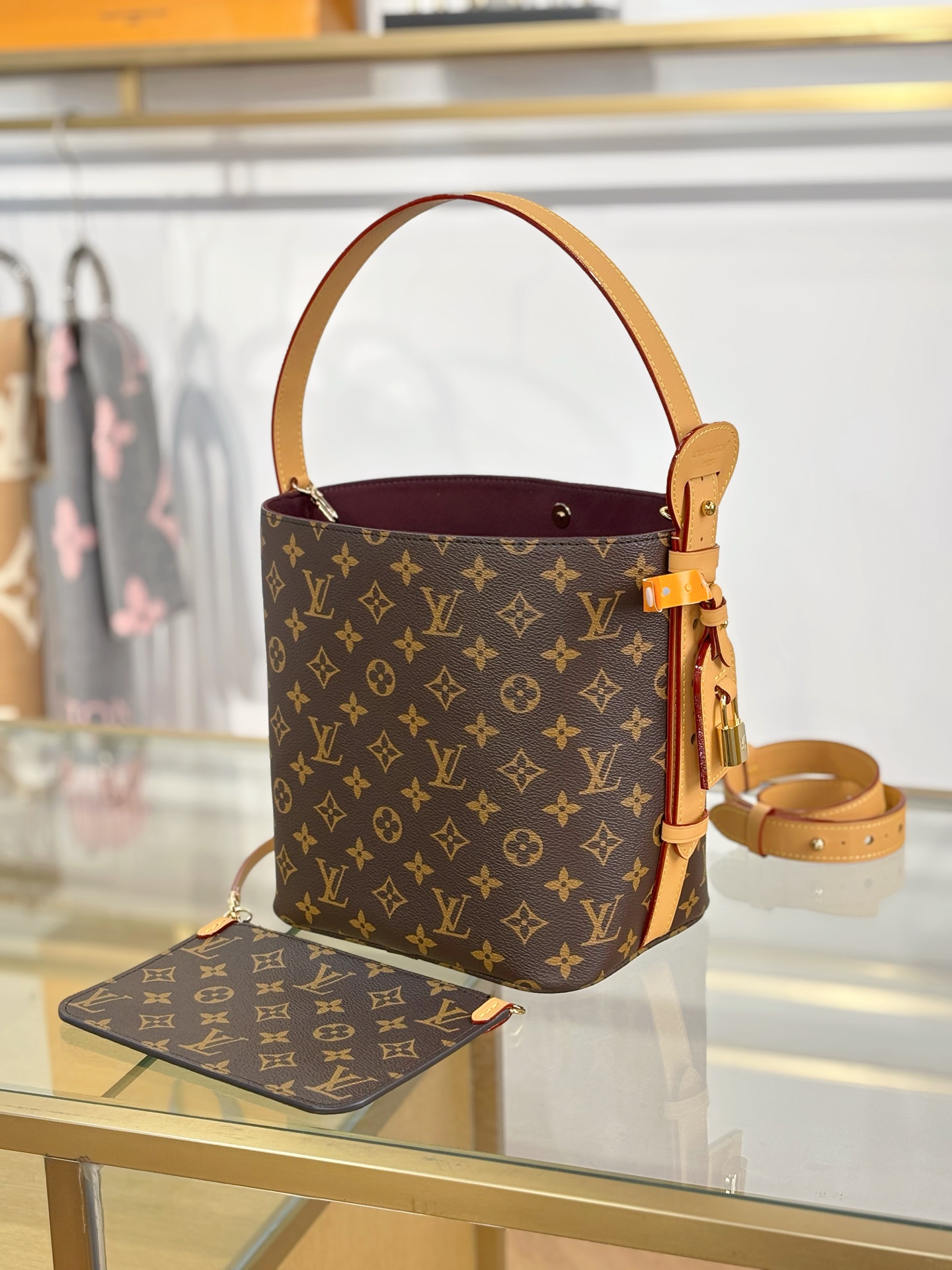【特级MB动态163c芯片版原厂皮】 ALL IN 中号手袋 型号：M29628老花 材料：A级全钢五金，进口原厂面料 