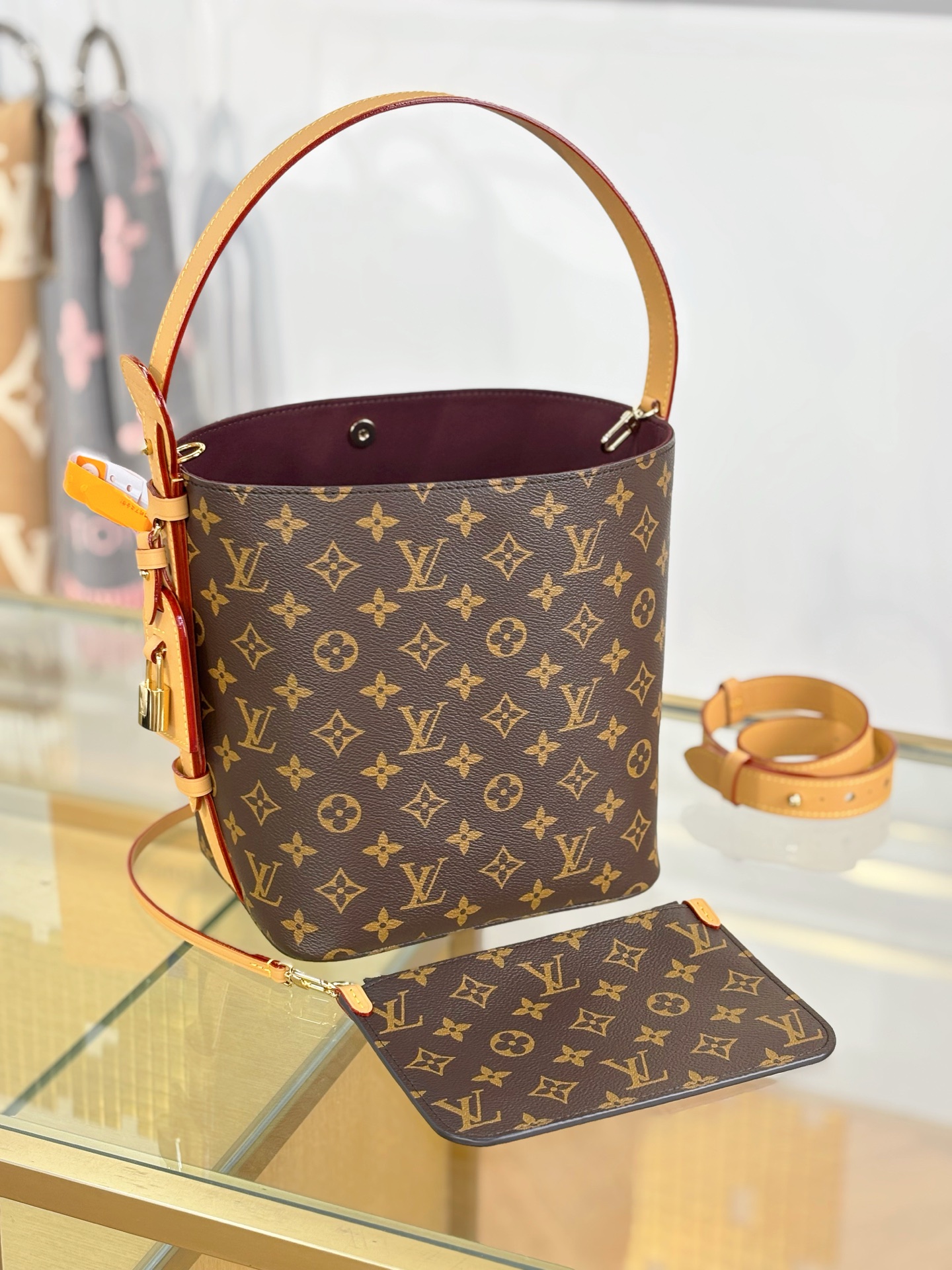【特级MB动态163c芯片版原厂皮】 ALL IN 中号手袋 型号：M29628老花 材料：A级全钢五金，进口原厂面料 
