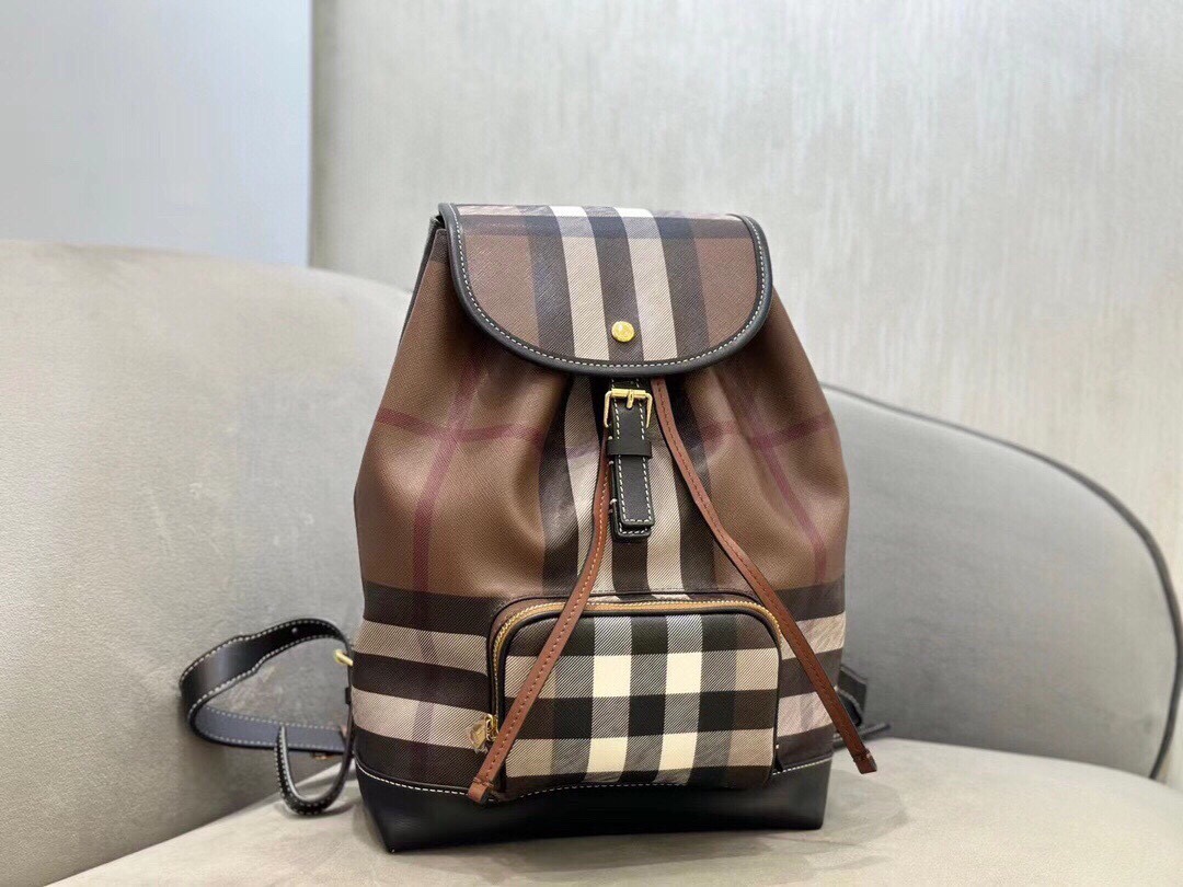 B's latest birch brown theme burberry large backpack, unisex ~ rich caramel plaid, full of strong retro flavor, not only has a strong sense of fa