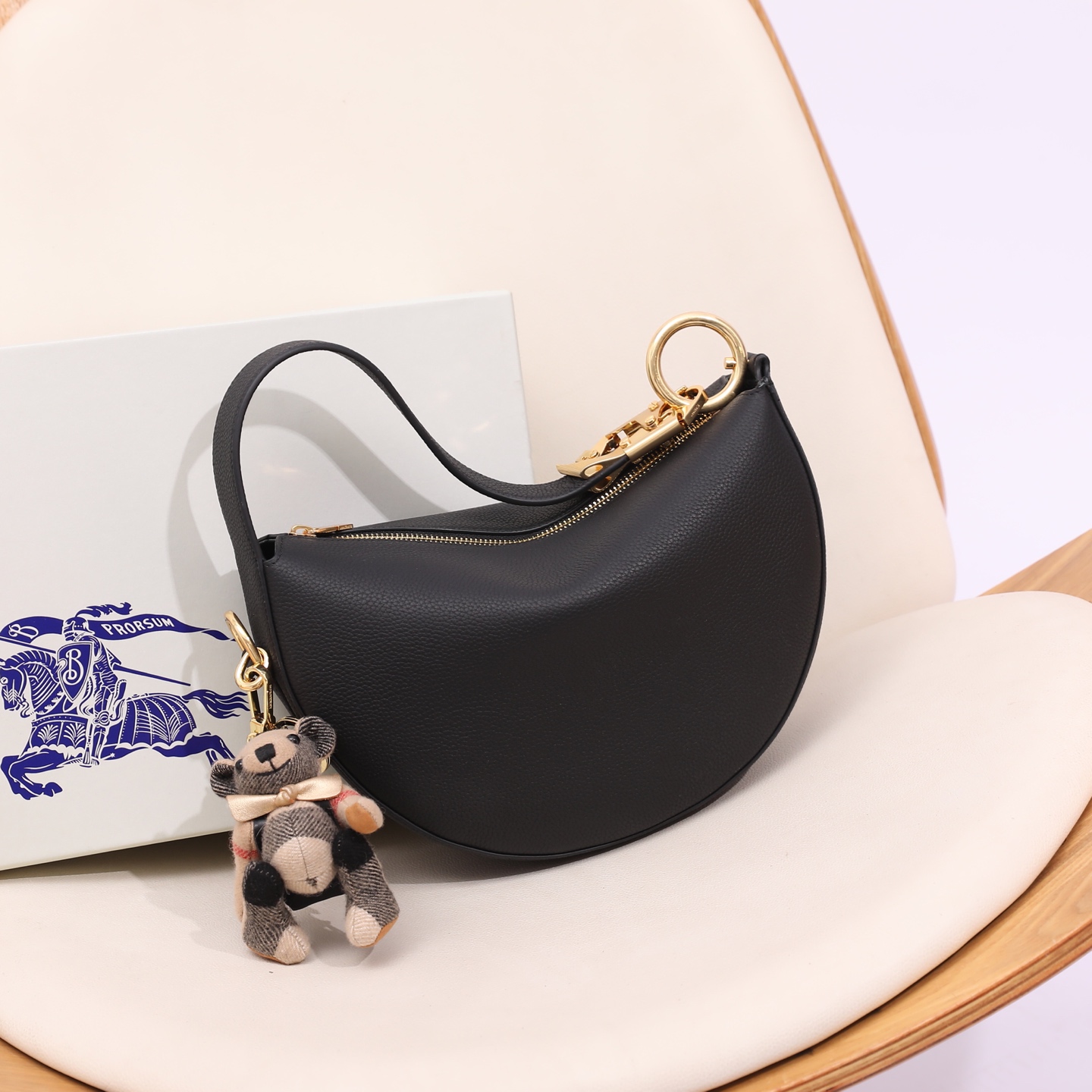 Burberry Knight Arc Black Leather Handbag, 28.5x15x22cm, Spring 2025 Collection 3 i1741577084524 3154 0 1