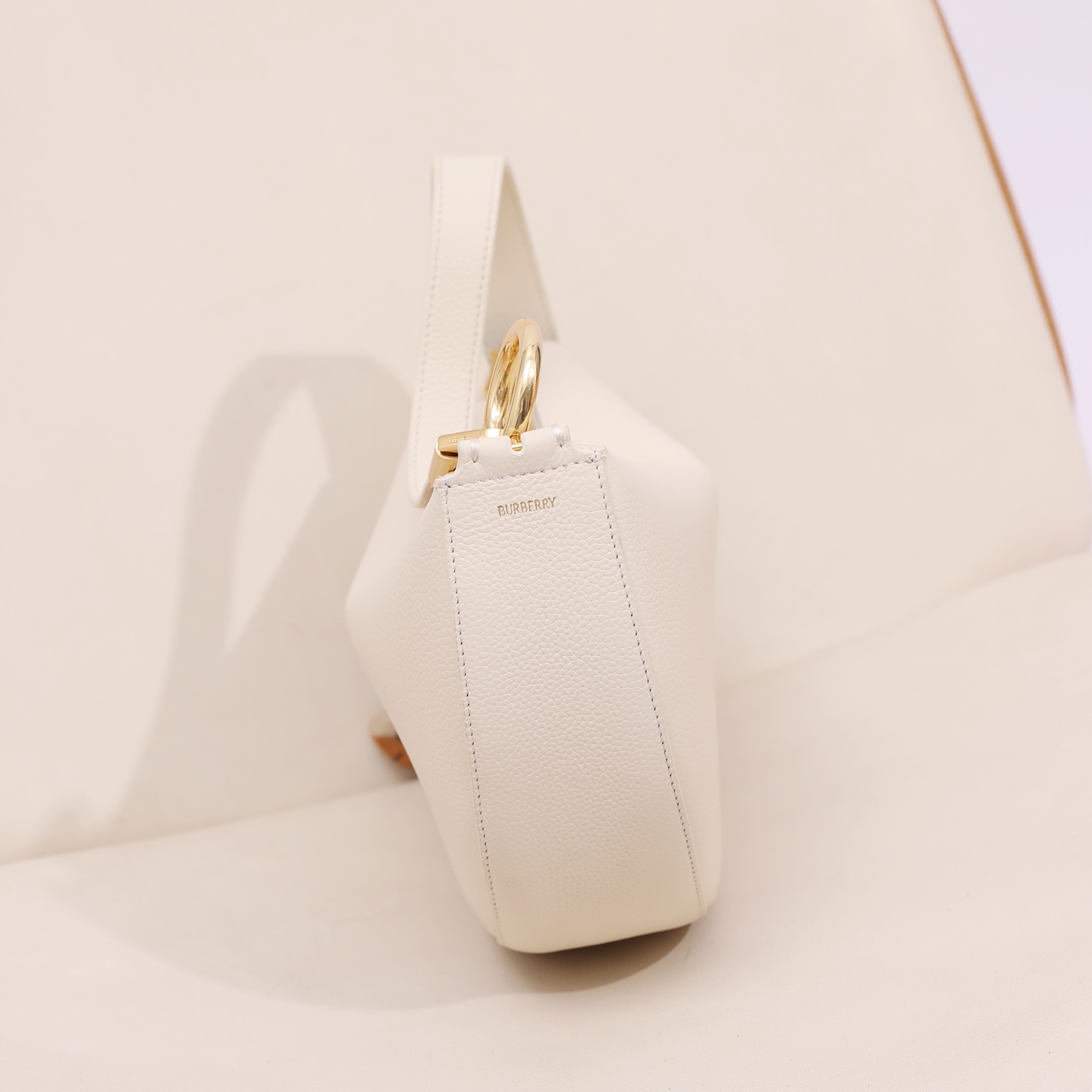 Burberry Knight Arc Leather Bag, Iconic Design, Elegant and Durable 28.5x15x22 3 i1741577496778 2796 0 2