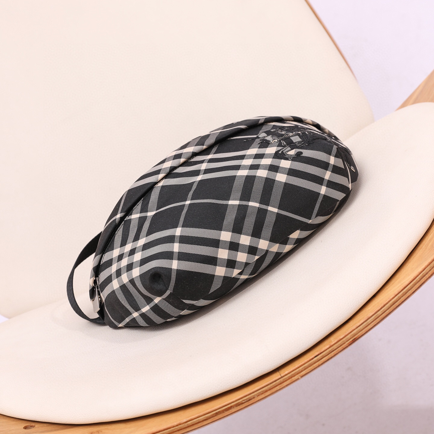 Burberry Plaid Belt Bag with Adjustable Strap 5 i1744687140685 8520 0 3