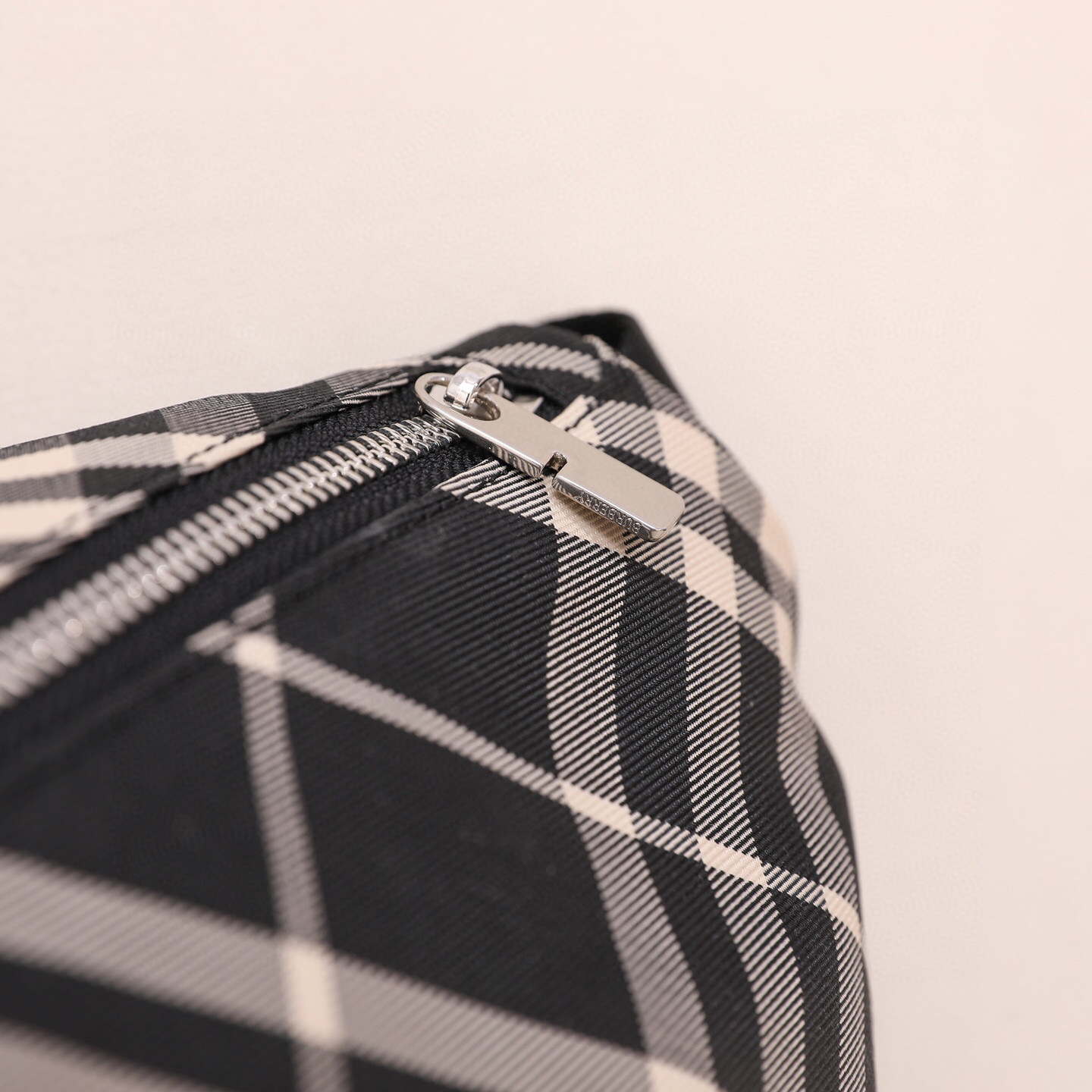 Burberry Plaid Belt Bag with Adjustable Strap 7 i1744687187695 5855 0 5