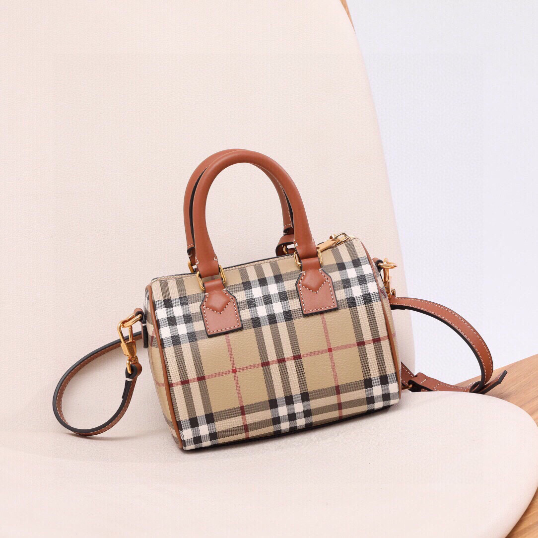 Miu Miu Luxury Designer Handbag Shoulder Crossbody Bag crafted in 2