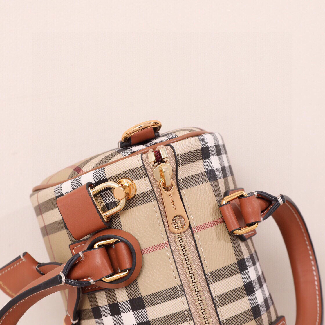Miu Miu Luxury Designer Handbag Shoulder Crossbody Bag crafted in 6