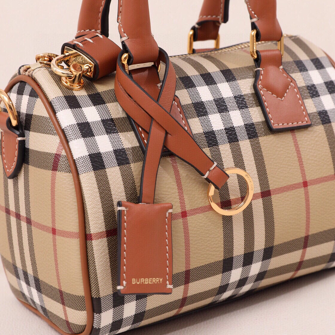 Miu Miu Luxury Designer Handbag Shoulder Crossbody Bag crafted in 4
