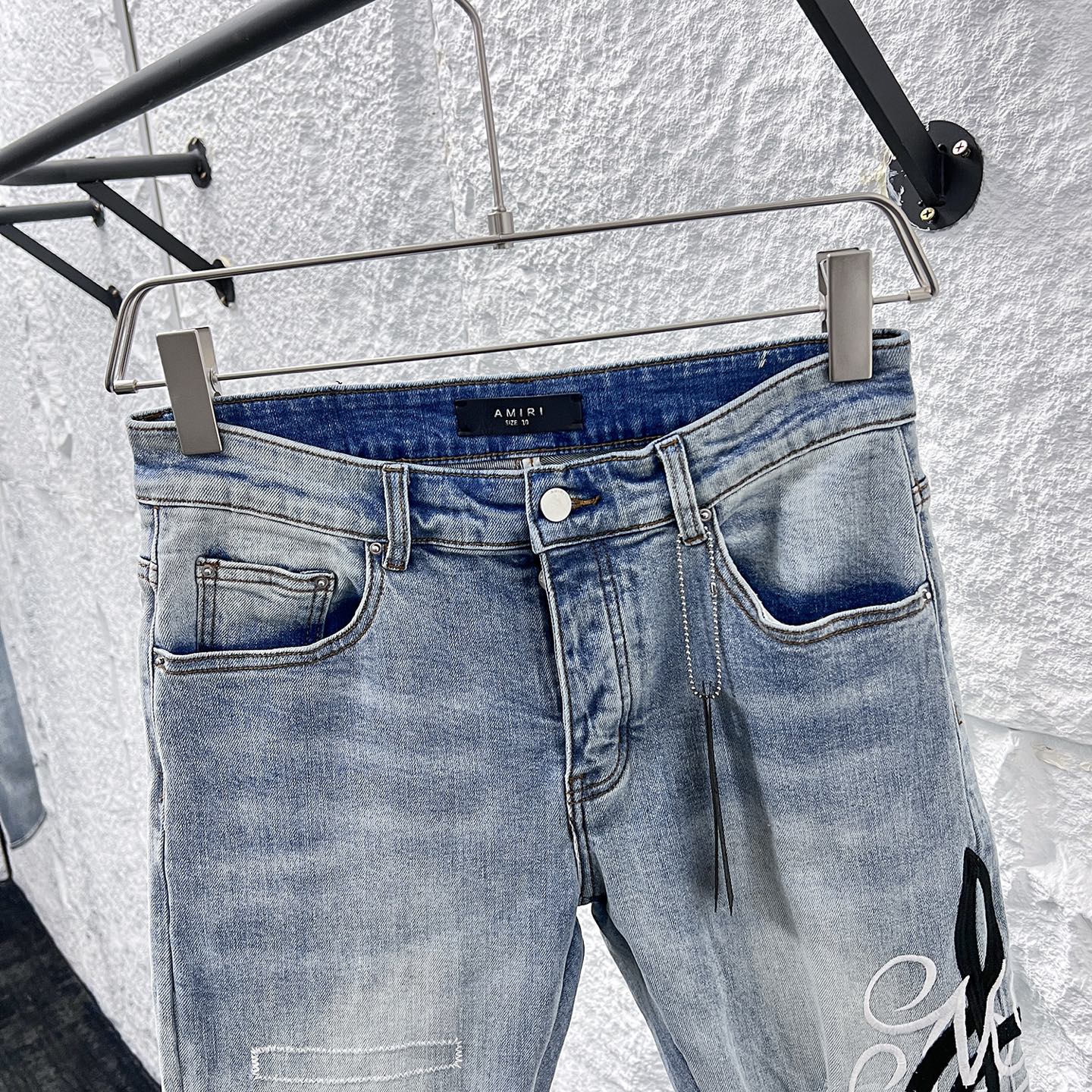 Amiri Distressed Denim Jeans with Music Note Design - New Style 9 i1748662699267 6220 0 8