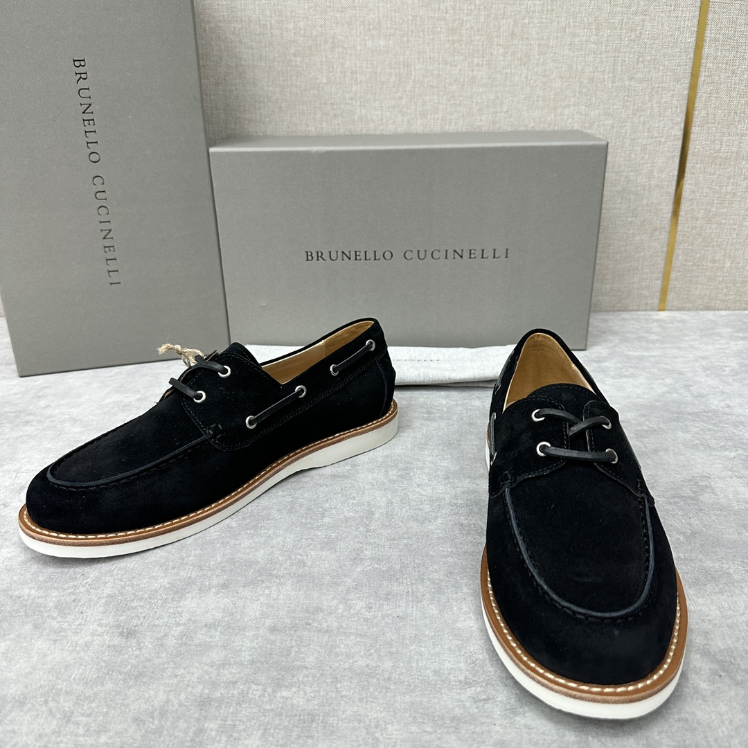 BC家新品发售Brunel*oCucinell*新款流苏麂皮绒面乐福鞋船鞋面料采用进口反绒牛皮打造舒适透