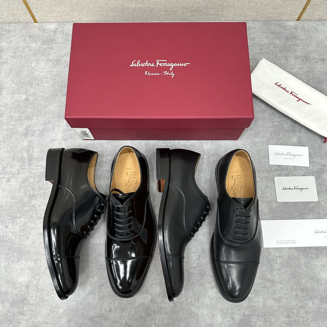 菲拉Ferragam*牛津鞋新款男士正装皮鞋一如既往的奢华精致手工缝线做法饰有双缝线和撞色造型外观简单朴
