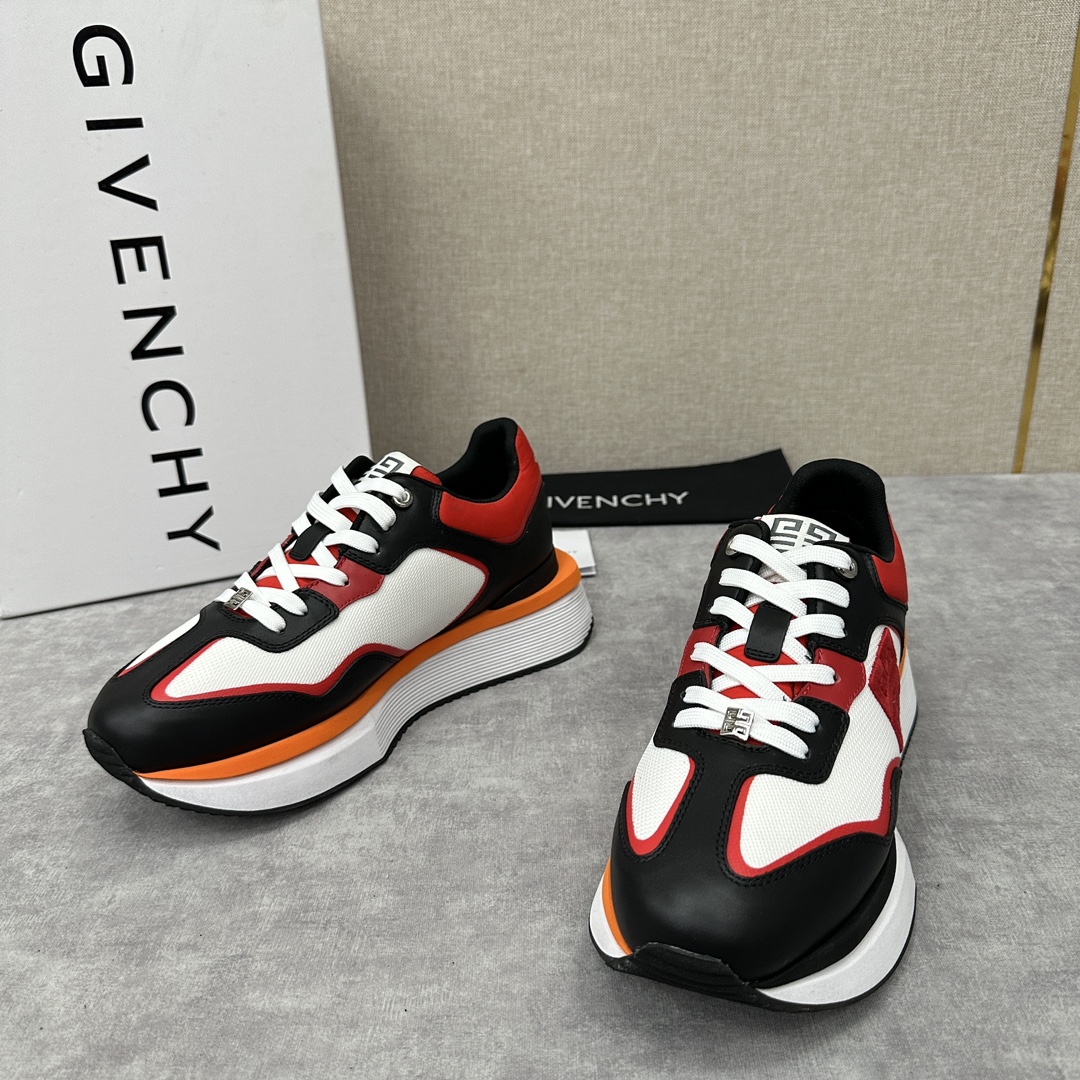 GVX新品GIVRUNNER运动鞋跑鞋采用多种材质拼装撞色设计进口牛皮拼接撞色高科技运动网布制成外侧饰以