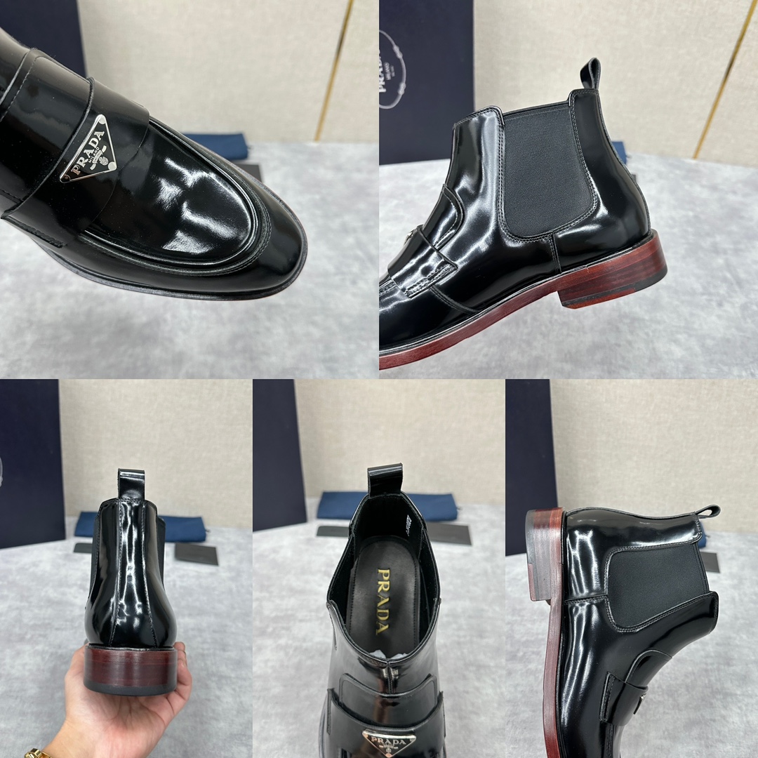 P家新品Saffiano皮革切尔西短靴最新官方秀场压轴款式采用进口牛皮/开边珠牛皮打造侧面配有弹力松紧带