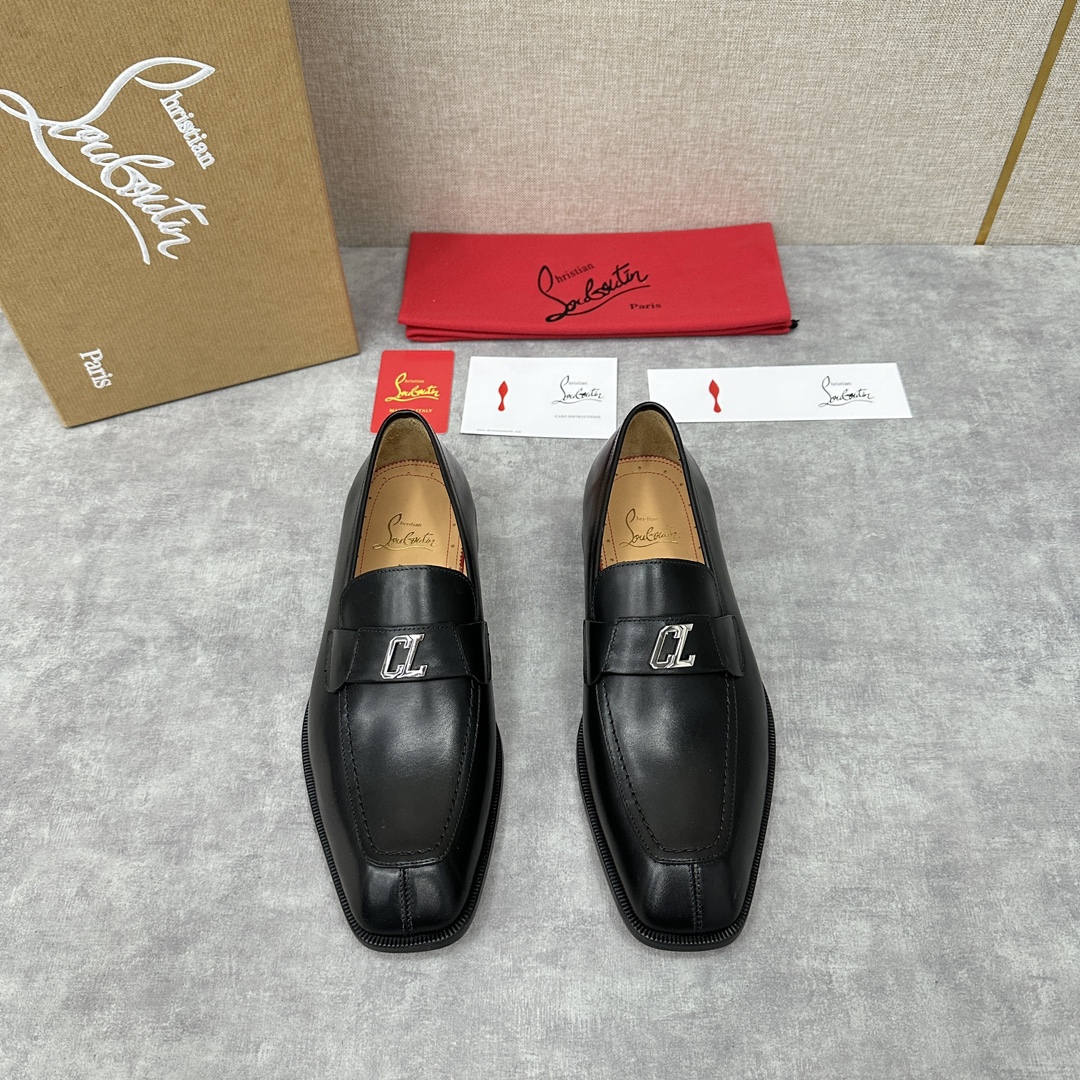 CL新品乐福鞋皮鞋Christia*Loubouti*红底鞋最新推出此款便鞋帮面采用进口开边珠牛皮头层牛