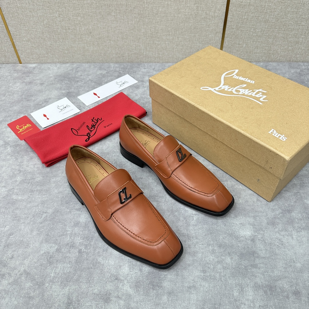 CL新品乐福鞋皮鞋Christia*Loubouti*红底鞋最新推出此款便鞋帮面采用进口开边珠牛皮头层牛