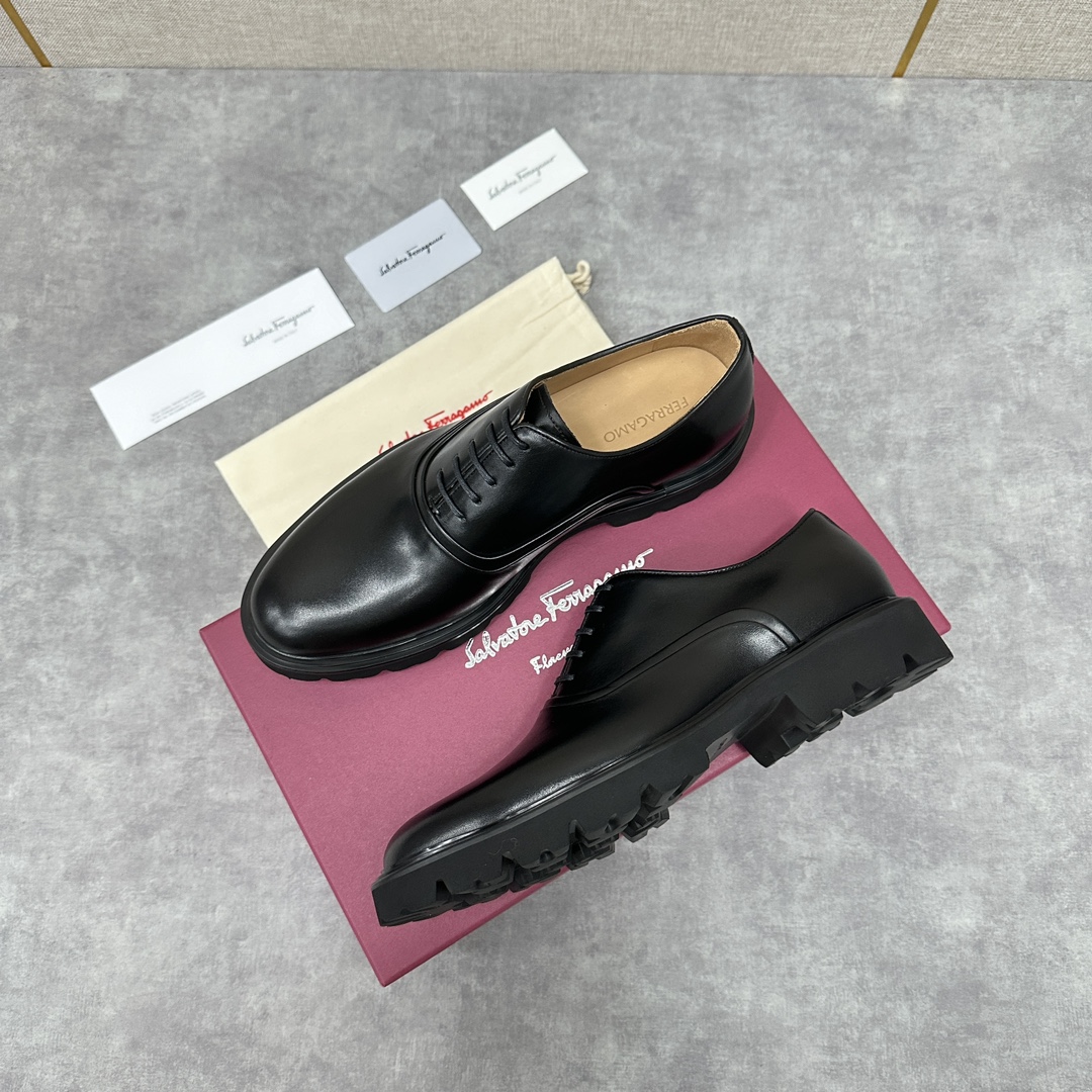 SF家新品Ferraga*菲拉新款男士商务休闲皮鞋牛津鞋莞产重工猛货！这款系带牛津鞋采用进口开边珠皮革制