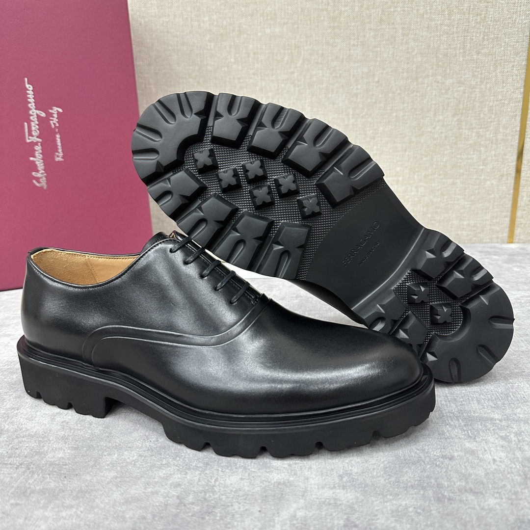 SF家新品Ferraga*菲拉新款男士商务休闲皮鞋牛津鞋莞产重工猛货！这款系带牛津鞋采用进口开边珠皮革制