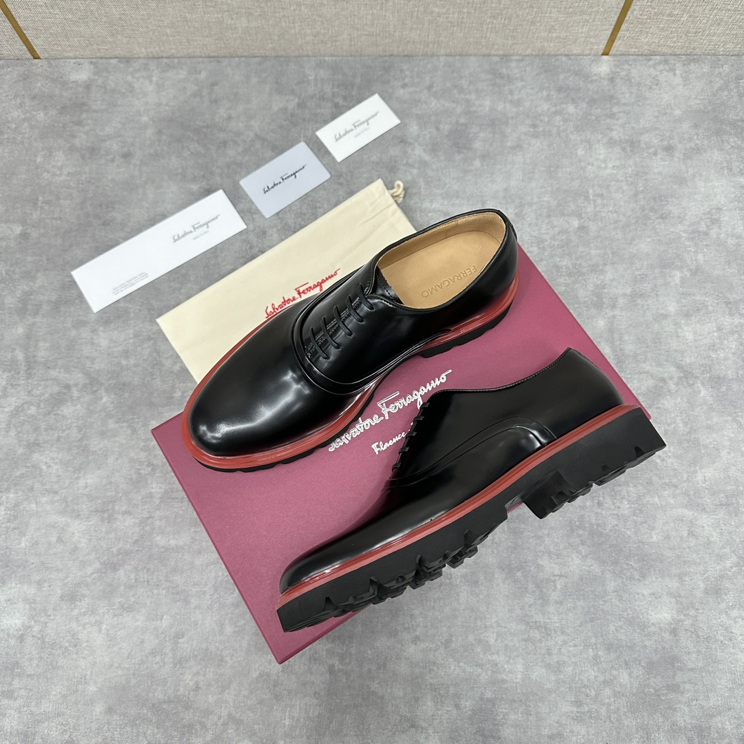 SF家新品Ferraga*菲拉新款男士商务休闲皮鞋牛津鞋莞产重工猛货！这款系带牛津鞋采用进口开边珠皮革制