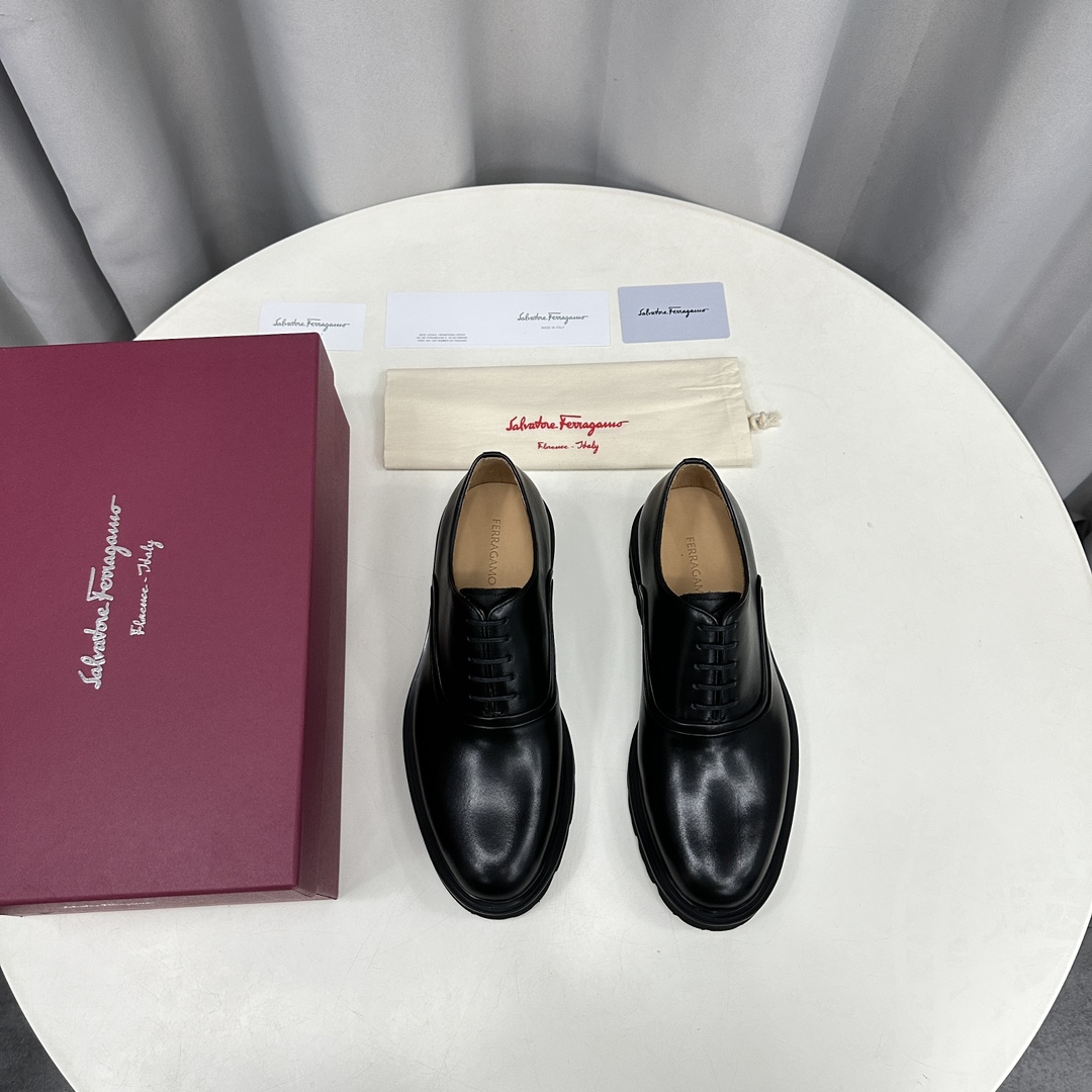 SF家新品Ferraga*菲拉新款男士商务休闲皮鞋牛津鞋莞产重工猛货！这款系带牛津鞋采用进口开边珠皮革制