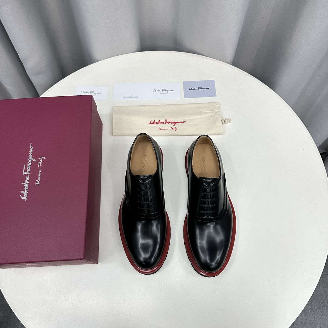 SF家新品Ferraga*菲拉新款男士商务休闲皮鞋牛津鞋莞产重工猛货！这款系带牛津鞋采用进口开边珠皮革制