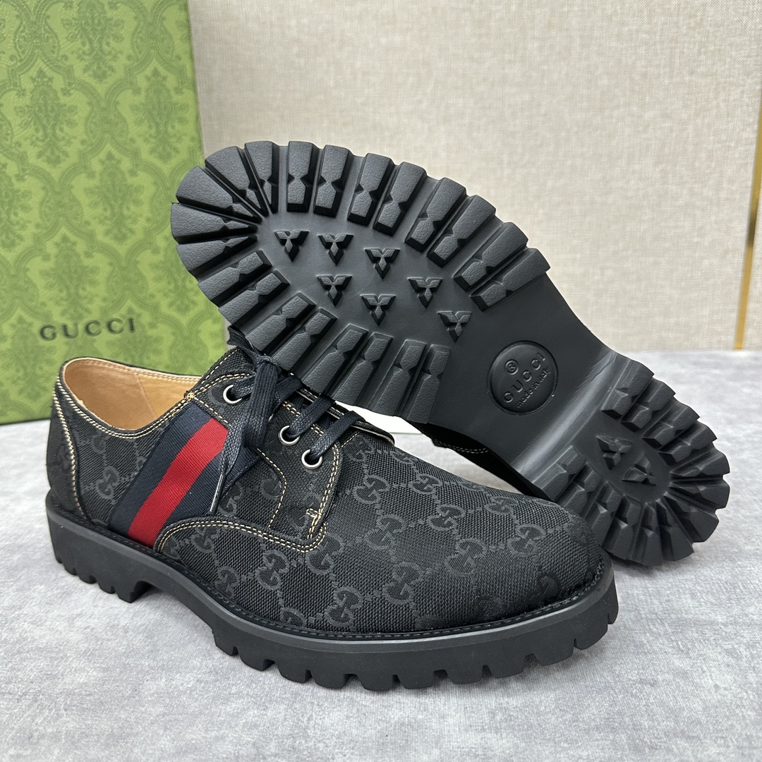G家新品古-驰GUCC*男士牛仔布系带厚底鞋官方8,200牛仔布的运用从成衣延伸至鞋履为靴子运动鞋和乐福