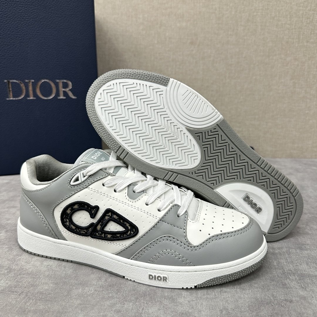 CD家新品情侣款DIO*R/迪奥B57系列低帮男士运动鞋这款运动鞋是二零二四春季男装系列新品重新诠释篮球