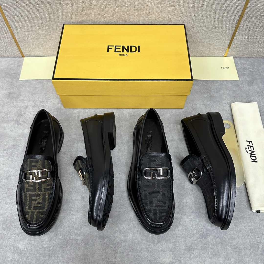 FD新品fend*芬-迪OLock乐福鞋皮鞋官方7,750采用进口开边珠亮皮/鳄鱼纹牛皮/粒面牛皮/平纹