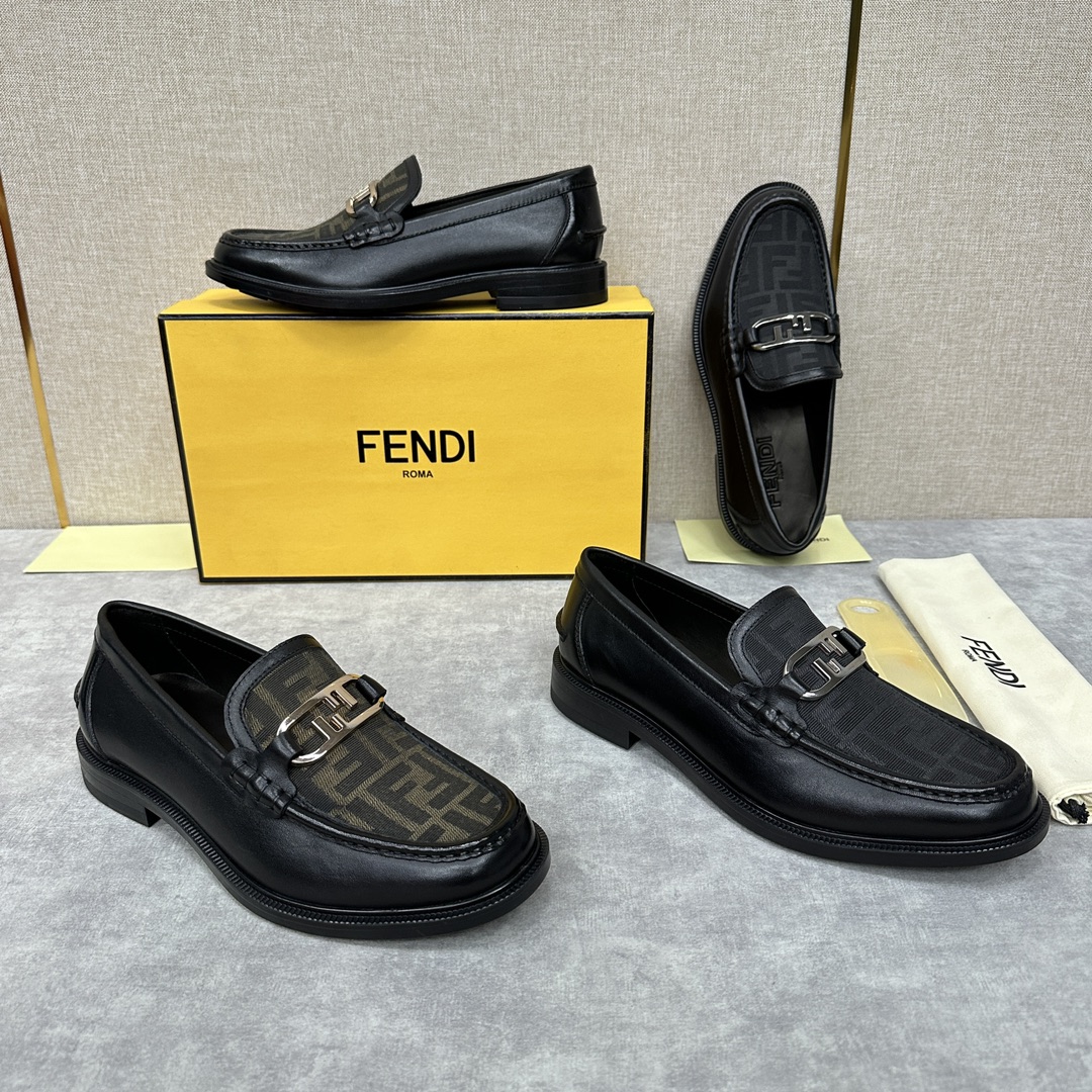 FD新品fend*芬-迪OLock乐福鞋皮鞋官方7,750采用进口开边珠亮皮/鳄鱼纹牛皮/粒面牛皮/平纹