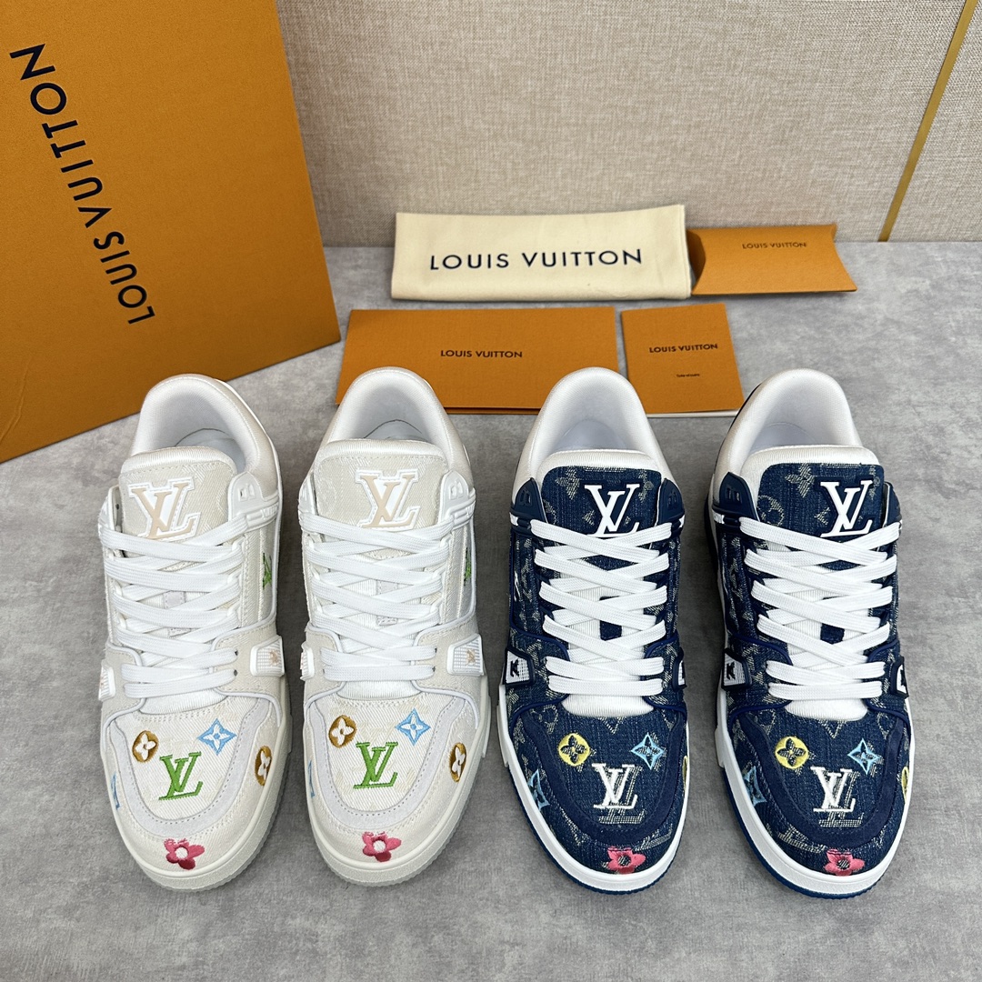 L家新品L*V路易新款TRAINER系列运动鞋以Monogram丹宁布牛仔布玩味刺绣色彩和比例玄机讲述V