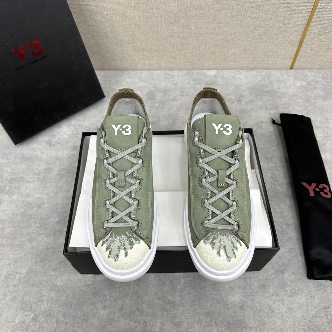 Y-3新品官网同步休闲鞋板鞋老头山本-耀司操刀重回经典的黑白配色搭配涂鸦鞋头系带休闲鞋百搭款式厚底男士板