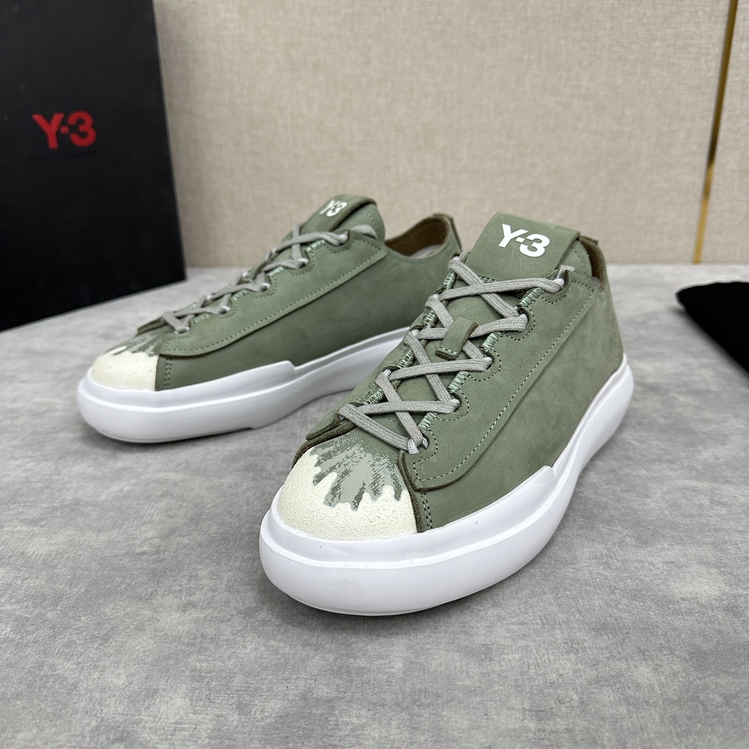 Y-3新品官网同步休闲鞋板鞋老头山本-耀司操刀重回经典的黑白配色搭配涂鸦鞋头系带休闲鞋百搭款式厚底男士板