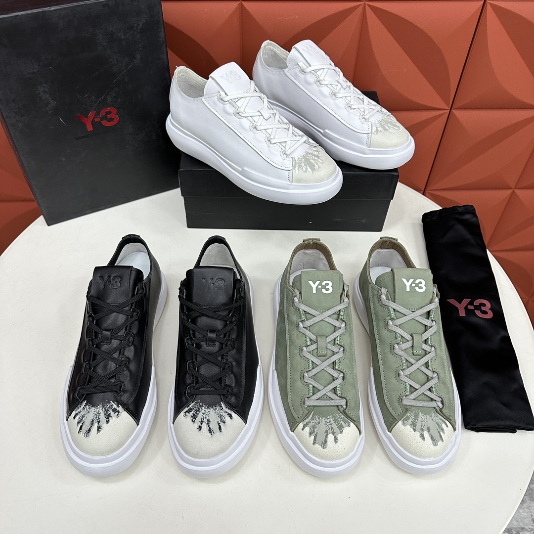 Y-3新品官网同步休闲鞋板鞋老头山本-耀司操刀重回经典的黑白配色搭配涂鸦鞋头系带休闲鞋百搭款式厚底男士板