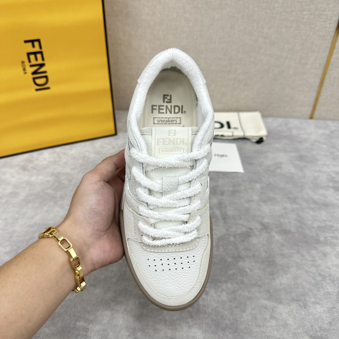 FD新品情侣款复古撞色运动鞋板鞋上Fend*Match紧凑设计运动鞋鞋舌带复古标签侧面饰有立体感FF图案