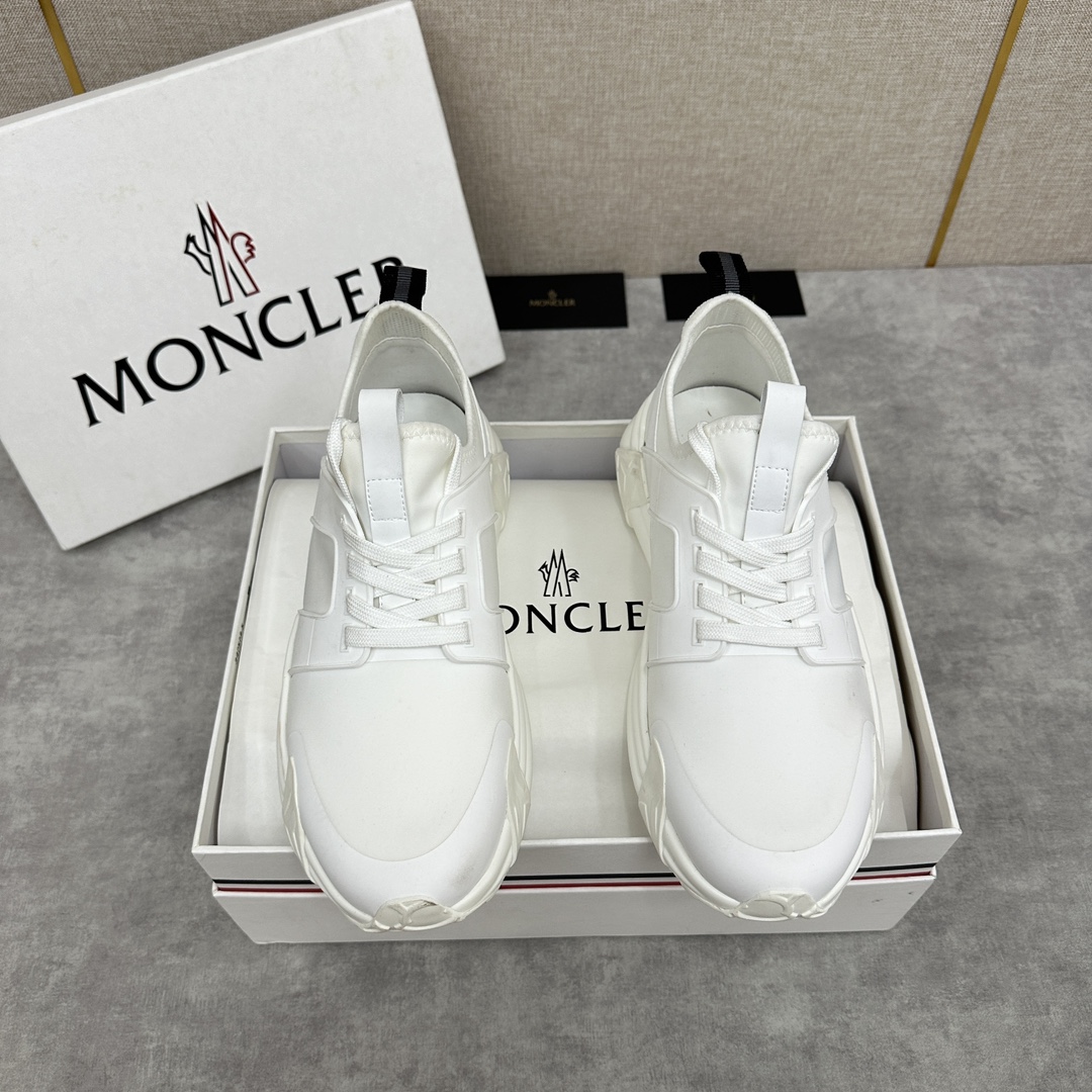 Moncle*蒙口拼接厚底运动鞋官方4,550Lunarove低帮运动鞋彰显现代百搭风范这款运动鞋沿袭品