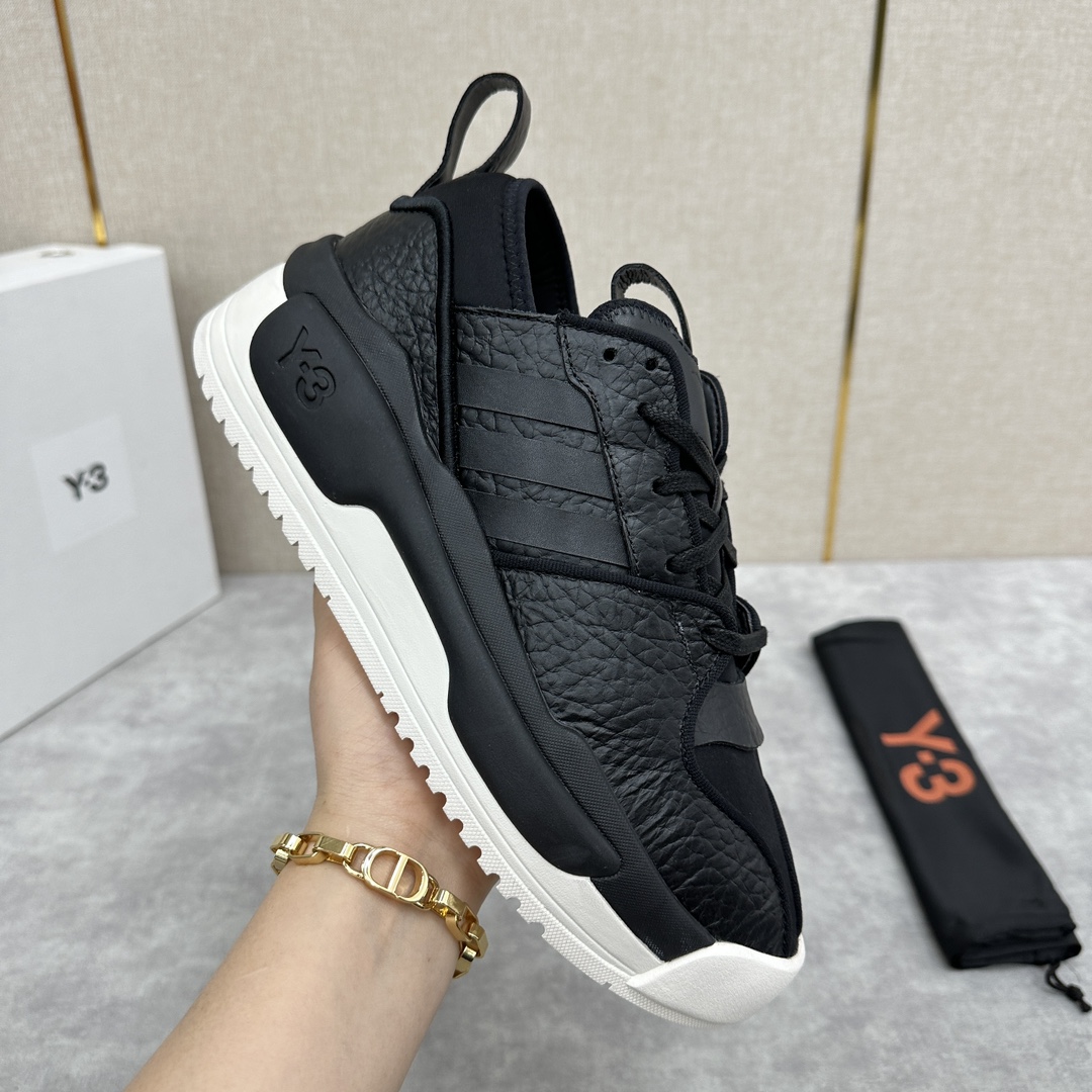 Y-3RIVALRY厚底休闲运动鞋上这款Y-3运动鞋以知名的80年代adida*rivalry篮球鞋为蓝