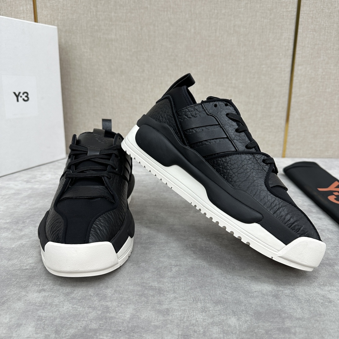 Y-3RIVALRY厚底休闲运动鞋上这款Y-3运动鞋以知名的80年代adida*rivalry篮球鞋为蓝