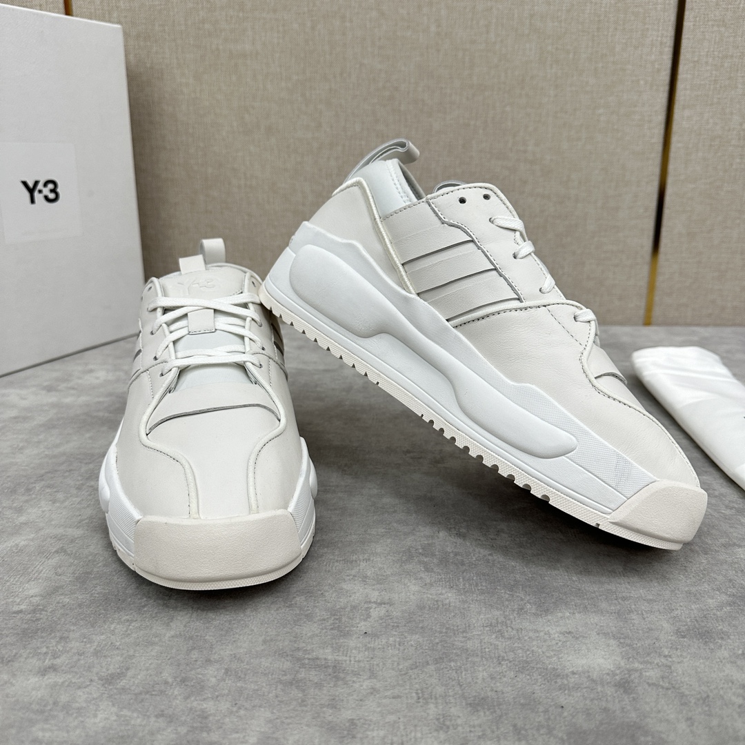 Y-3RIVALRY厚底休闲运动鞋上这款Y-3运动鞋以知名的80年代adida*rivalry篮球鞋为蓝