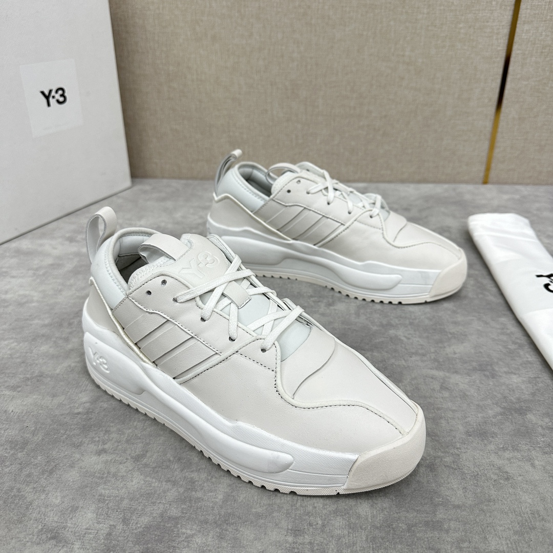 Y-3RIVALRY厚底休闲运动鞋上这款Y-3运动鞋以知名的80年代adida*rivalry篮球鞋为蓝