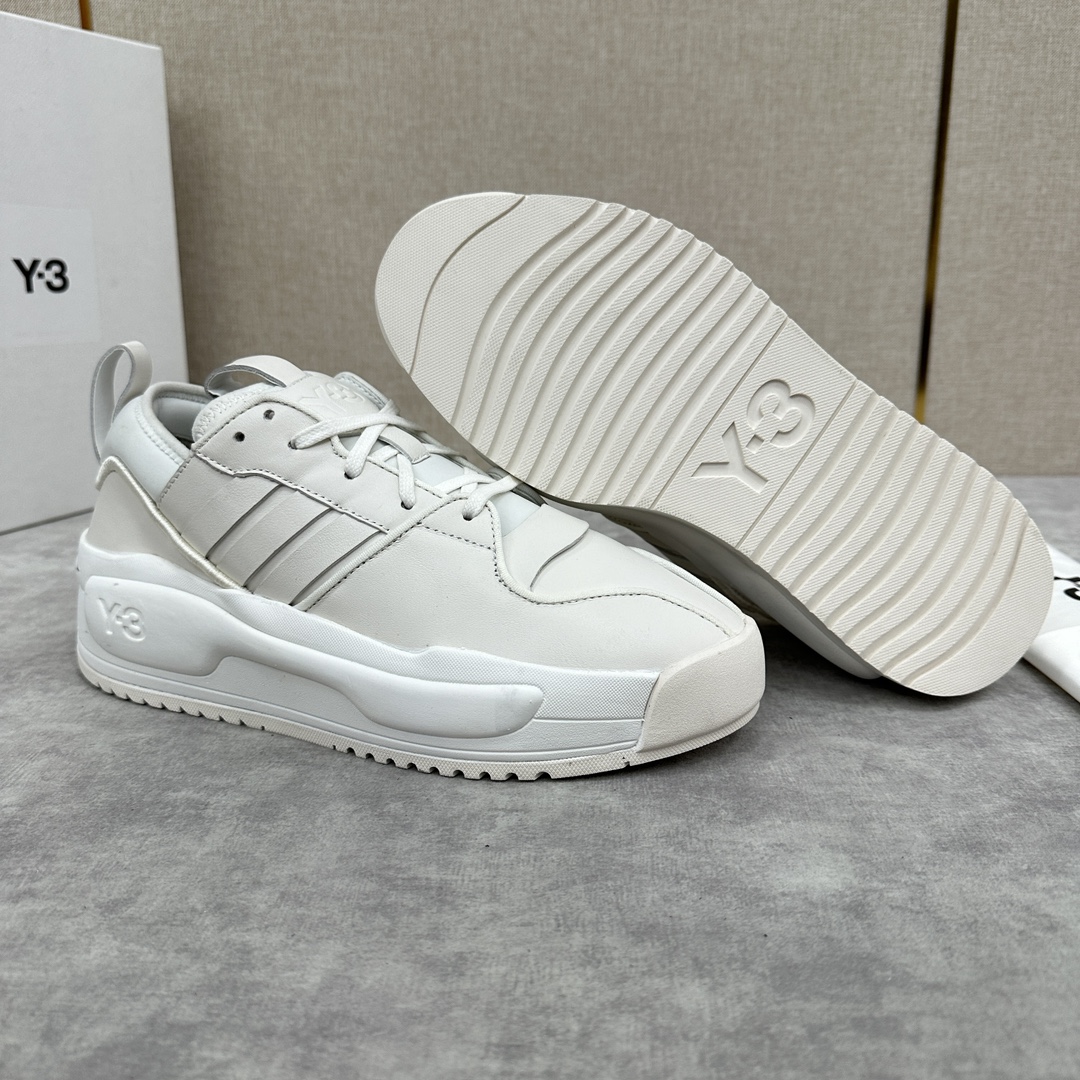 Y-3RIVALRY厚底休闲运动鞋上这款Y-3运动鞋以知名的80年代adida*rivalry篮球鞋为蓝