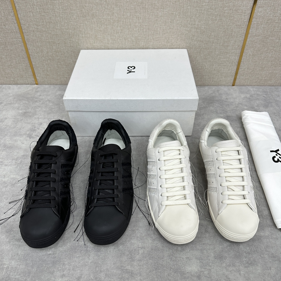 Y-3&阿迪-达斯新品超级巨星休闲运动板鞋Y-3对阿迪达斯SUPERSTAR鞋履的演绎灵感来自传统的SA