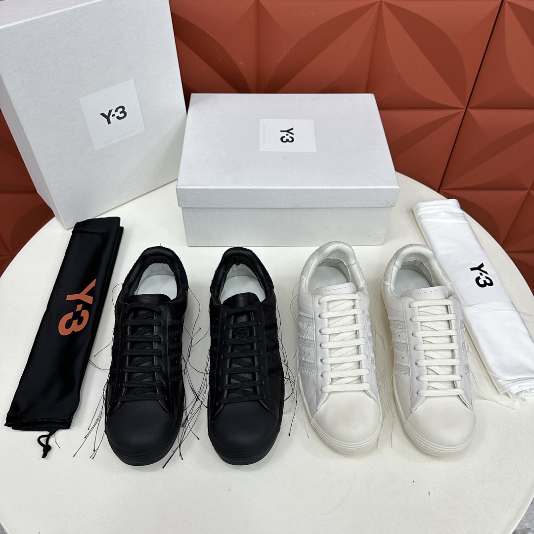 Y-3&阿迪-达斯新品超级巨星休闲运动板鞋Y-3对阿迪达斯SUPERSTAR鞋履的演绎灵感来自传统的SA