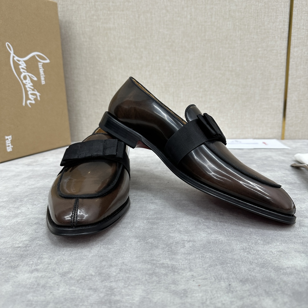 CL新品乐福鞋皮鞋Christia*Loubouti*红底鞋便鞋男士商务正装皮鞋帮面采用进口牛皮/开边珠