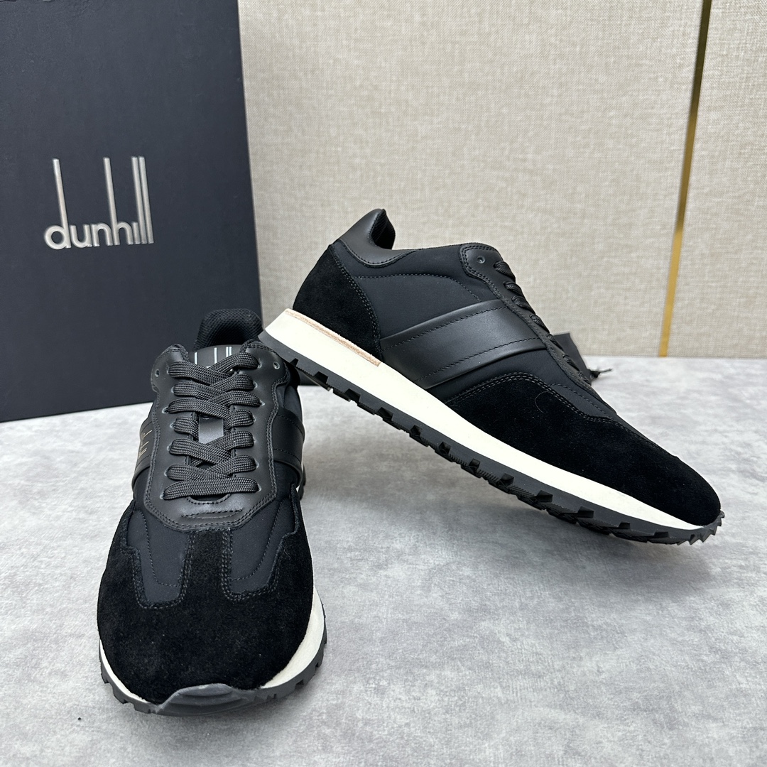 Dunhill登喜路新款德训运动鞋Dunhill1893年在英国创于一位年轻企业家和发明家ALfredd