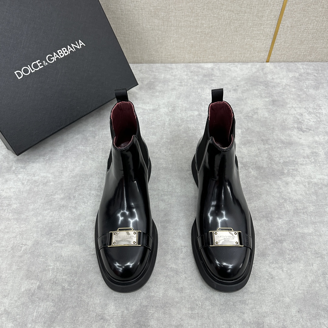 D&G家秋冬新品靴子Dolce&Gabban*杜嘉-班纳DG徽标男士切尔西靴短靴这款皮靴采用进口牛皮/开