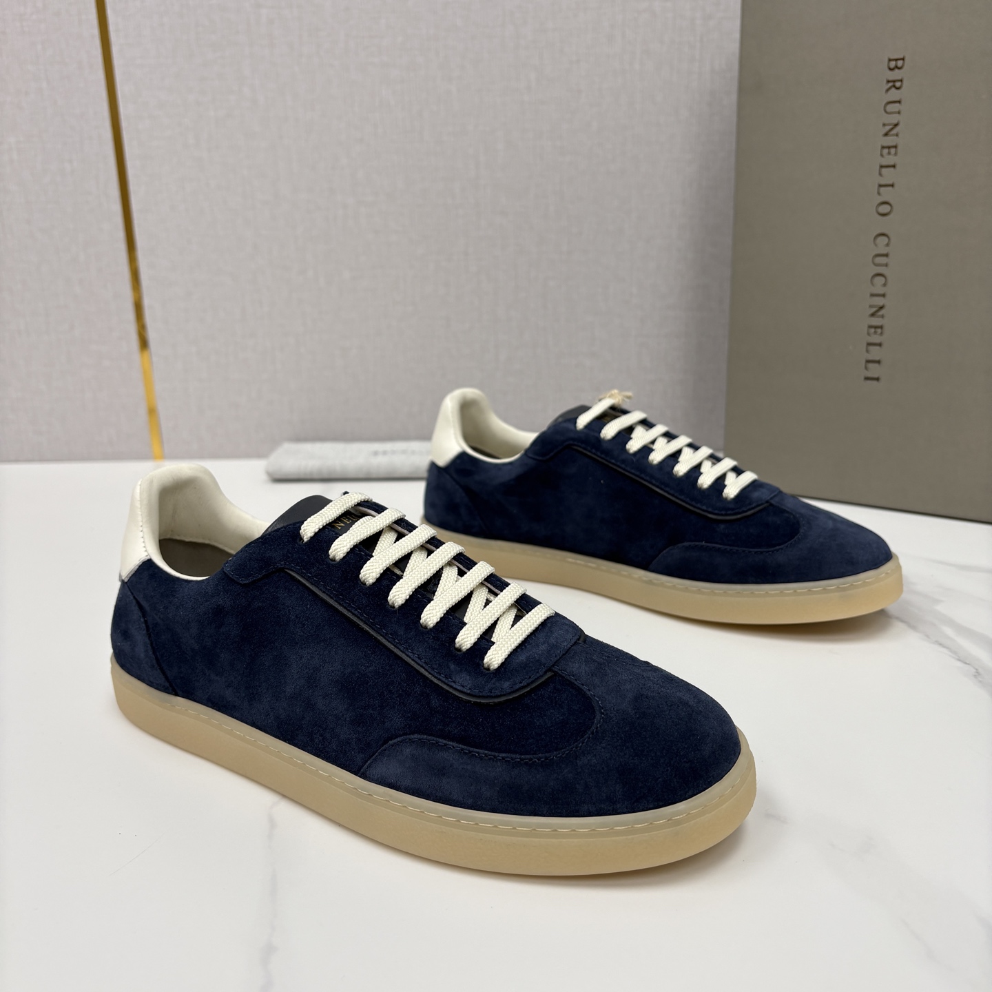 💋💍BC家 Brunello Cucinell* 低调奢华款 新品男款板鞋出货！ 此款平底运动鞋面料采用