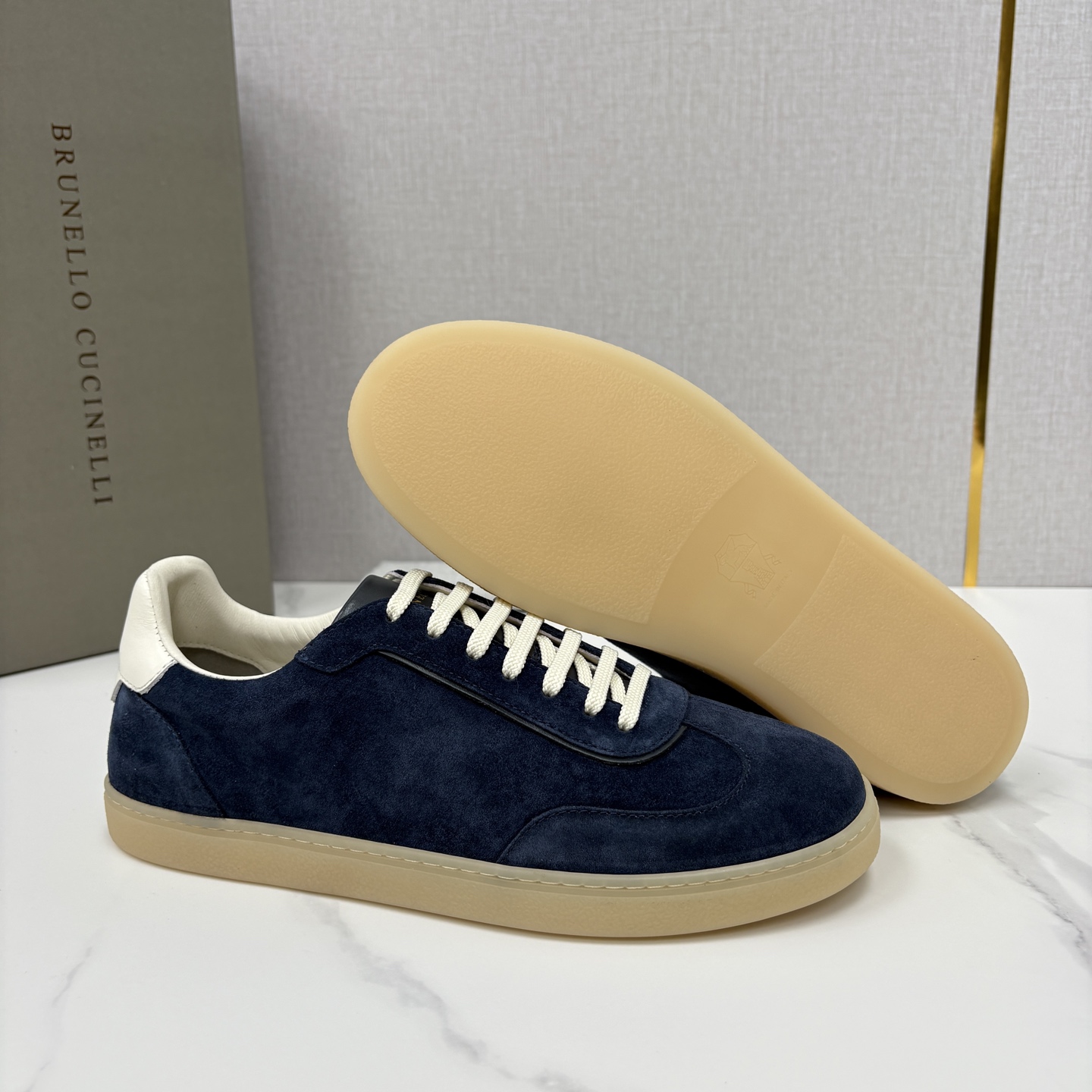 💋💍BC家 Brunello Cucinell* 低调奢华款 新品男款板鞋出货！ 此款平底运动鞋面料采用