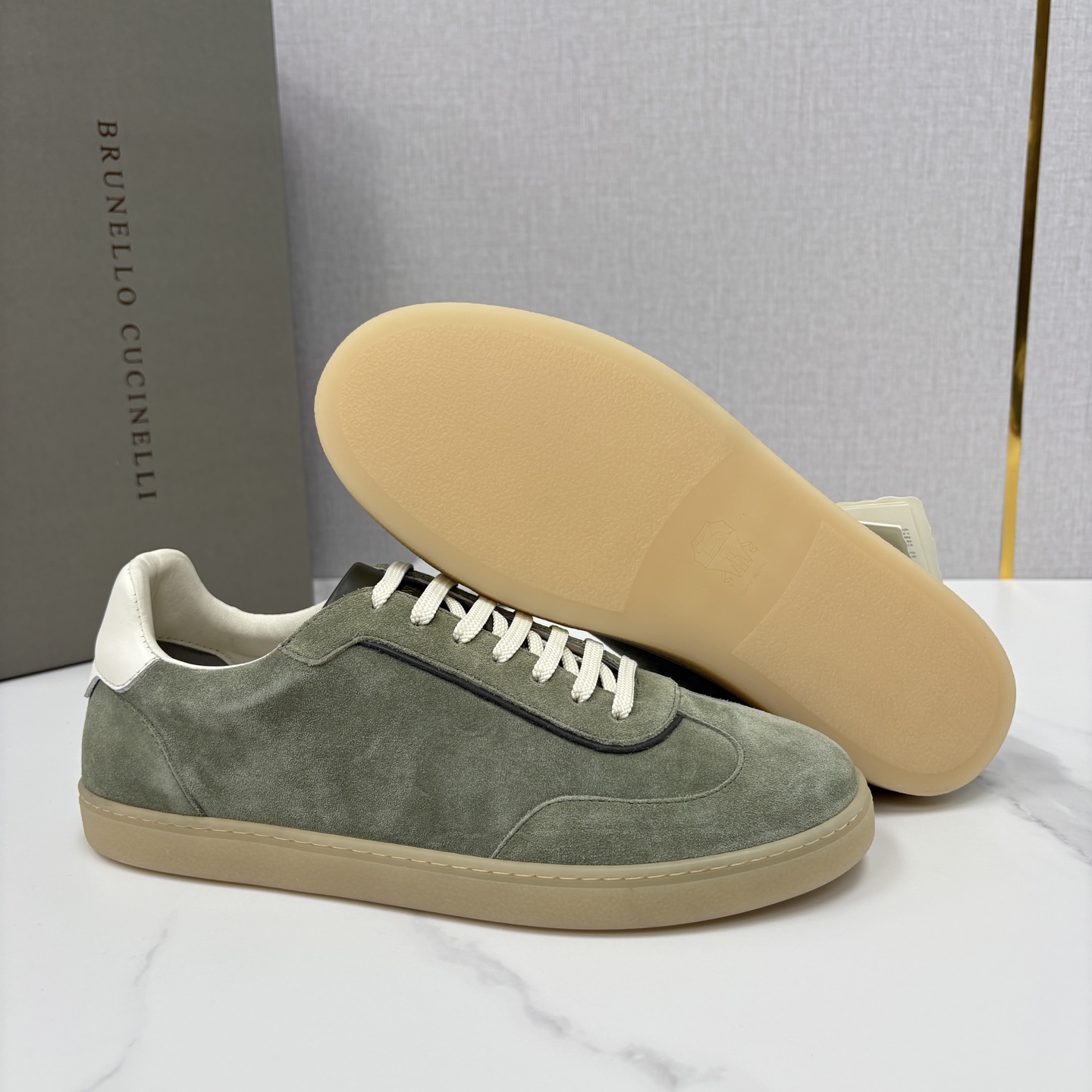 💋💍BC家 Brunello Cucinell* 低调奢华款 新品男款板鞋出货！ 此款平底运动鞋面料采用