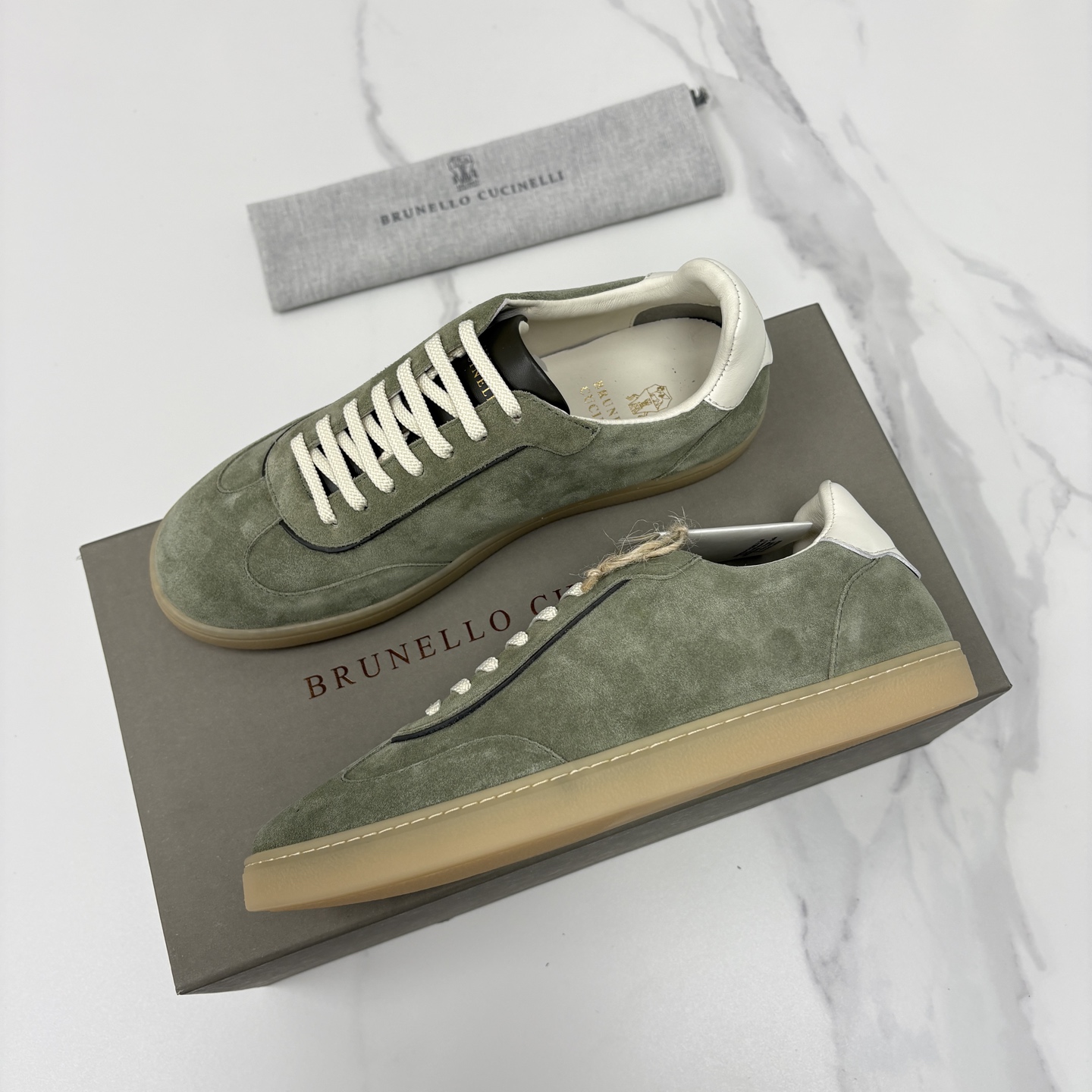 💋💍BC家 Brunello Cucinell* 低调奢华款 新品男款板鞋出货！ 此款平底运动鞋面料采用
